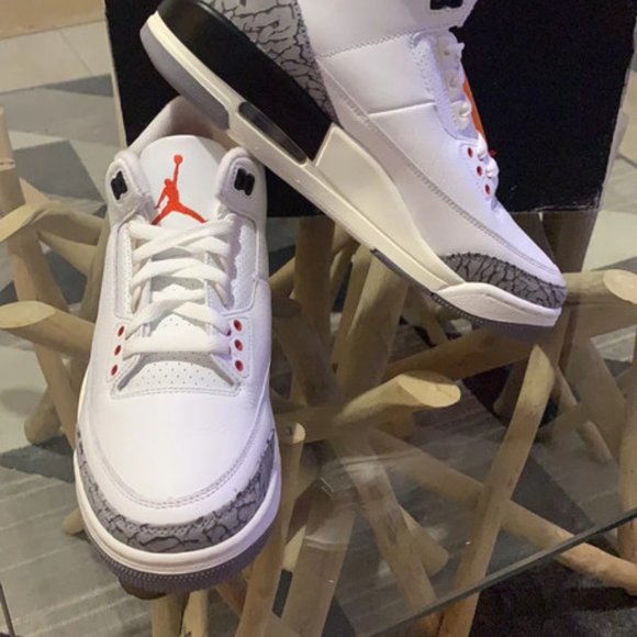 Jordan 4 main image 4